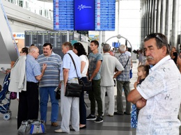 Более сотни "тайных пассажиров" оценили сервис аэропорта Симферополя