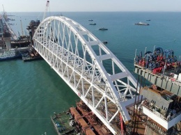 Кабмин намерен ввести санкции против 19 юрлиц за строительство Керченского моста