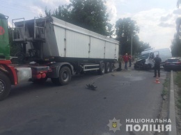 Грузовик и три легковушки: кровавое ДТП под Ровно всколыхнуло Украину