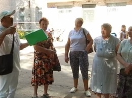На Днепропетровщине закрывают амбулаторию: горожане вышли на митинг