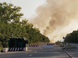 Пункт пропуска "Новотроицкое" не работает из-за пожаров и детонации мин - Госпогранслужба