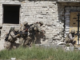 "Украинский сценарий": Латвия срочно подняла войска