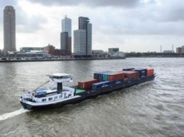 В порту Роттердам построят пять стационарных причалов для больших барж
