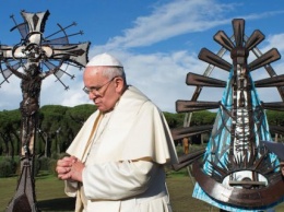 Епископаты разных стран поддержали Папу Франциска после обвинений в сокрытии педофилии