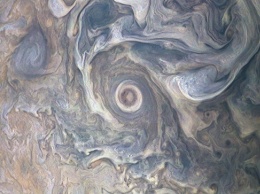 NASA показало необычный облачный пейзаж на Юпитере