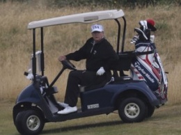 Трамп во время похорон Маккейна отправился играть в гольф