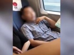 Китайцу запретили ездить на поездах за скверное поведение и притворство инвалидом