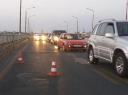 В Днепре на Новом мосту из-за тройного ДТП образовалась пробка