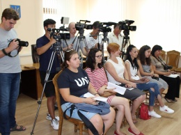 Мэр Николаева в областном центре занятости рассказал старшеклассникам, как достичь успехов в профессии