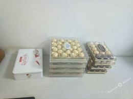 Сладкая кража: в Одессе поймана воровка конфет (фото)
