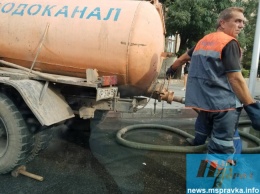 В Запорожской области свежий асфальт лопнул из-за аварии на водоводе
