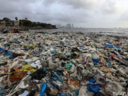 В Китае изобрели пластик, разлагающийся в морской воде