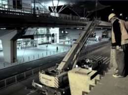 Аэропорт Борисполь показал процесс строительства перехода между паркингом и терминалом (видео)