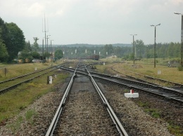 Пенсионер попал под поезд в Черновицкой области и чудом выжил