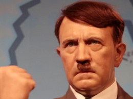 Адольф Гитлер был импотентом и маменькиным сынком