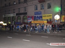 В Николаеве после праздничного концерта люди с трудом могли доехать домой