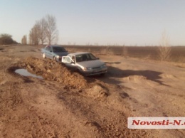 Премьера Гройсмана пригласили на Николаевщину посмотреть на трассу Н-14, оставленную без финансирования