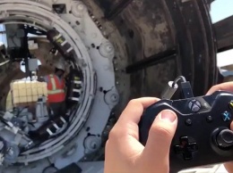 Сотрудники компания Маска управляют буровыми установками через контроллеры от Xbox