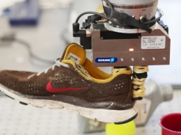 Робот из MIT «видит» и ловко берет предметы любой формы