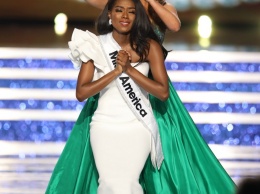 Первый в истории США конкурс "Мисс Америка", который прошел без дефиле в купальниках, выиграла девушка из Нью-Йорка. Фото