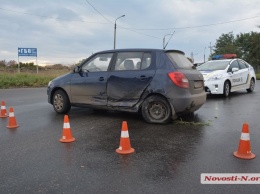 В Николаеве «Тойота» врезалась в «Шкоду» и скрылась с места происшествия