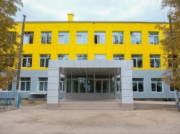 Осталось заменить двери: в Синельниковском районе продолжают реконструкцию опорной школы