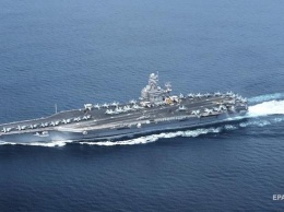 США передислоцируют военные корабли и авиацию из-за урагана Флоренс