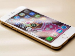 Ритейлеры: В России флагманские iPhone залеживаются на витринах