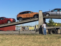 Дилеры АВТОВАЗ начали получать новый Lada Xray Cross