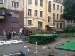 Виталия Кличко просят проверить законность строительства в Никольском переулке