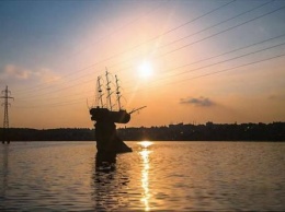 В Воронеже запечатлели на фото светящийся в темноте баркалон «Меркурий»