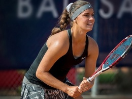 Ангелина Калинина с трудом пробилась в четвертьфинал турнира во Франции