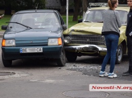 В центре Николаева столкнулись «Москвич» и «Славута»: пострадали 2 человека
