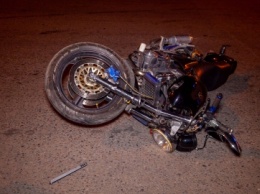 Лобовое столкновения в Днепре: на улице Аэропортовской легковушка врезалась в мотоцикл