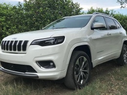 Обновленный Jeep Cherokee: первое видео-знакомство