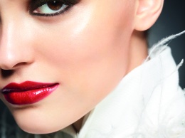 Лили Роуз-Депп - лицо новой коллекции макияжа Chanel