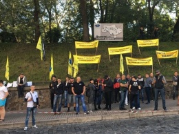 В полиции подсчитали количество митингующих под Кабмином