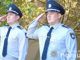 Ряды украинской полиции поповнили 16 херсонцев-новичков