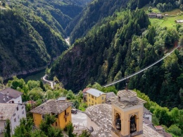 В Италии открыли "мост в небо"