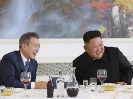 Ким Чен Ын сделал удивительный подарок президенту Южной Кореи: опубликовано фото
