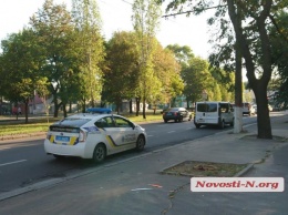 В центре Николаева водитель «Ниссана» насмерть сбил бездомного, который выскочил на дорогу