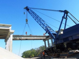 Продолжается восстановление моста, соединяющего Луганскую и Донецкую области