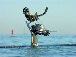 Джанк-арт на Ланжероне: на волноломе появилась "Морская охотница"