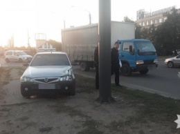 Происшествие в Харькове: мужчину забрала "скорая" (фото)