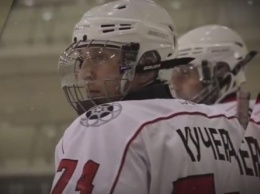 «Трус не играет в хоккей»: Поломанными ребрами закончилась тренировка для Оскара Кучеры