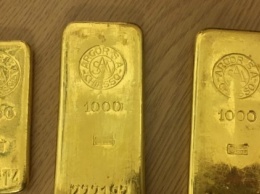 В Германии мужчина купил старый шкаф и нашел там 2,5 кг золота
