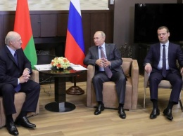 ''На приставном стульчике у Путина'': Медведев стал посмешищем на новом фото