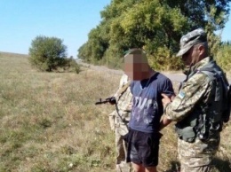 На границе с РФ задержали "наблюдателя" с биноклем