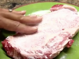 Почему посыпать мясо пищевой содой перед готовкой - отличная идея
