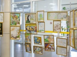 В Днепровском городском совете открылась выставка рисунков, посвященных проблемам экологии